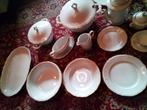 72 delig servies wit met gouden rand, Huis en Inrichting, Ophalen, Zo goed als nieuw, Porselein, Compleet servies