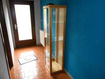 Vitrine ikea beschikbaar voor biedingen