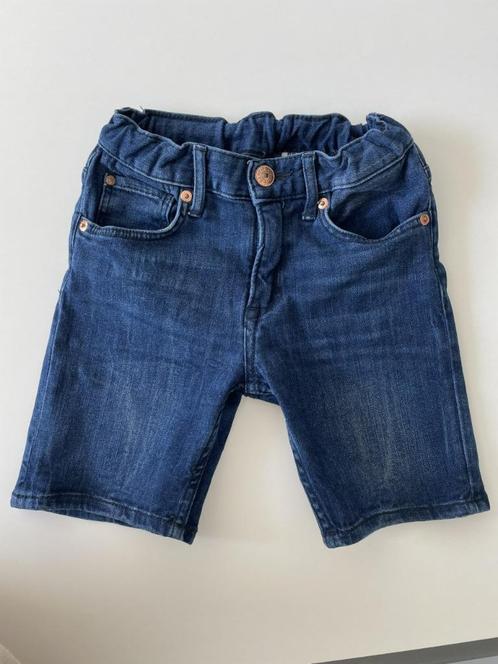 Jeansshort maat 104, Kinderen en Baby's, Kinderkleding | Maat 104, Zo goed als nieuw, Jongen, Broek, Ophalen of Verzenden