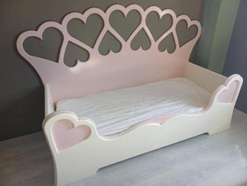 Kinder bed beschikbaar voor biedingen