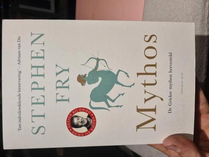Stephen Fry - Mythos, Boeken, Literatuur, Zo goed als nieuw, Ophalen of Verzenden