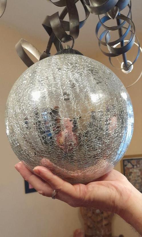 Décoration de Noël – ancienne boule en verre ronde craquelé, Divers, Noël, Comme neuf, Enlèvement ou Envoi