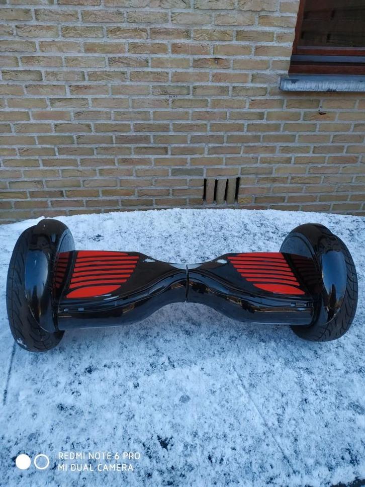 HOVERBOARD 10-inch+oplader+HOVERBOARDZITJE, Fietsen en Brommers, Scooters | Overige merken, Zo goed als nieuw, Klasse A (25 km/u)