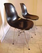 2 Design stoelen , zwarte kunststof & chroomstaal onderstel., Ophalen, Twee, Zwart, Nieuw