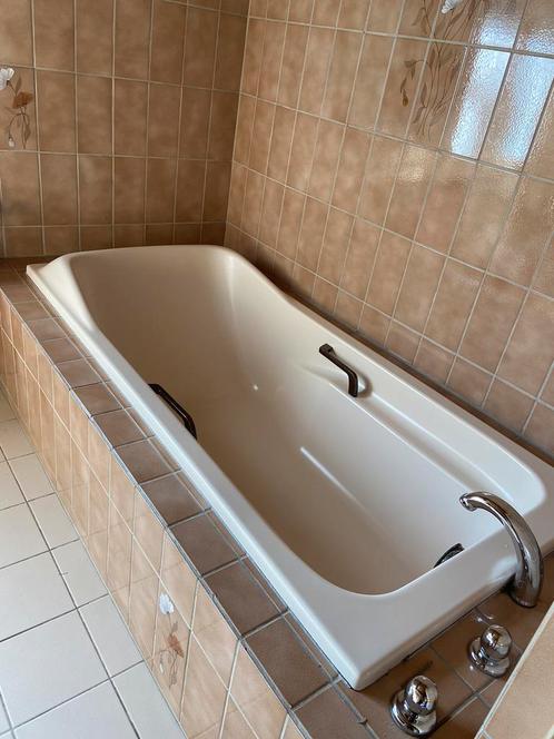 Baignoire avec robinet, Maison & Meubles, Salle de bain | Salle de bain complète, Comme neuf, Enlèvement