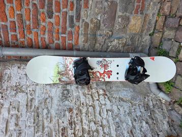  snowboard APO amanite 155 beschikbaar voor biedingen