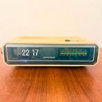 VINTAGE WEKKERRADIO FM FLIP KLOK UNIVERSUM W3855U 1972, Antiek en Kunst, Verzenden