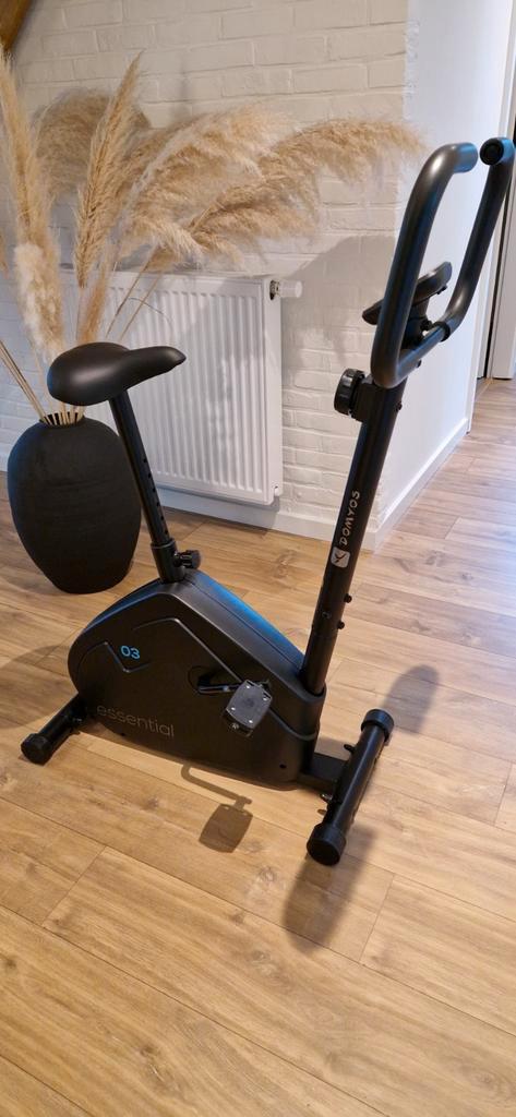 Domyos hometrainer Essential 03, Sports & Fitness, Appareils de fitness, Comme neuf, Vélo d'appartement, Enlèvement