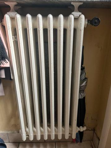 Radiator gietijzer beschikbaar voor biedingen