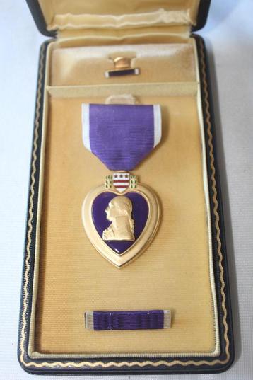Purple heart in box  beschikbaar voor biedingen