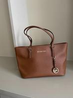 Michael Kors Schoudertas Voyager in saffianoleer, camelkleur, Overige merken, Beige, Ophalen of Verzenden, Zo goed als nieuw