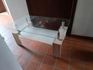 Gratis salontafel en nachtkastje  beschikbaar voor biedingen
