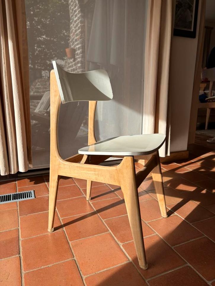 7 vintage houten stoelen jaren ’50–’60, Antiek en Kunst, Antiek | Meubels | Stoelen en Sofa's, Ophalen