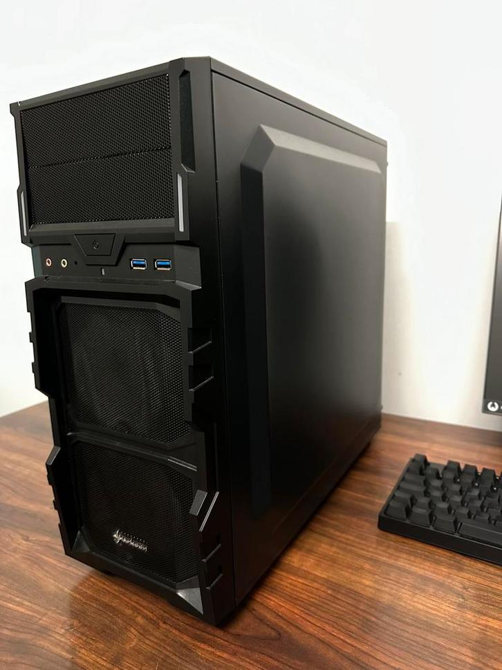 Gaming PC + scherm + RGB toetsenbord - Windows 11, Computers en Software, Desktop Pc's, Zo goed als nieuw, 3 tot 4 Ghz, HDD, SSD