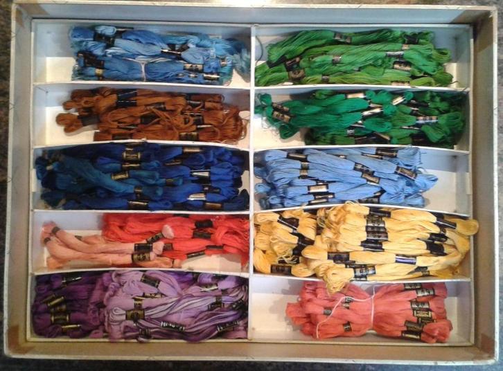 Nieuw - Borduurgaren - D.M.C. en andere - Garen - € 1/stuk, Hobby en Vrije tijd, Borduren en Borduurmachines, Nieuw, Borduurgaren of Zijde