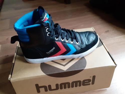 Hummel Stadil High (Black/Blue/Red/Gum), Vêtements | Hommes, Chaussures, Porté, Enlèvement ou Envoi