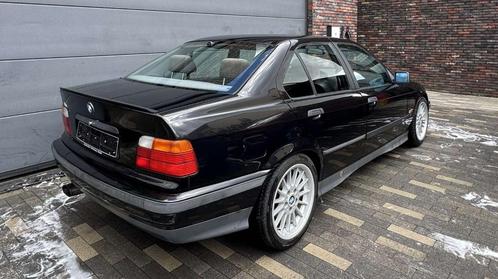 !E36! 320i berline Manueel ! zwart/leder, BIJNA OLDTIMER, Auto's, BMW, Particulier, 3 Reeks, Centrale vergrendeling, Elektrische buitenspiegels
