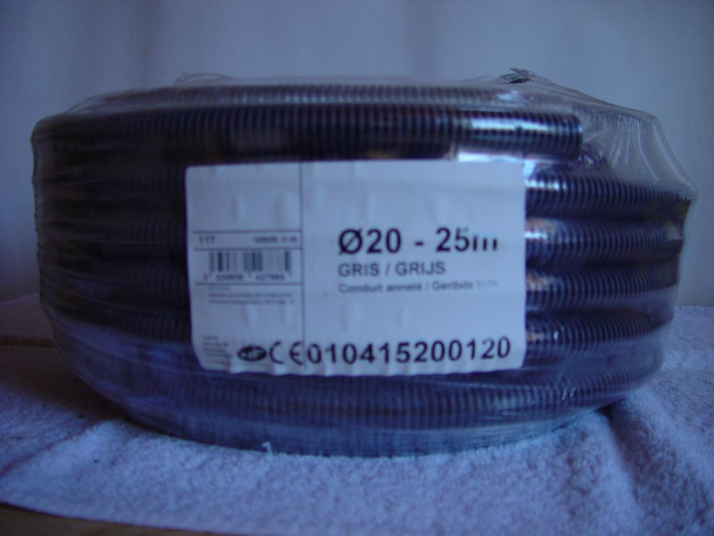 Geringde elektrische buis / Tube électriques annelé, Bricolage & Construction, Électricité & Câbles, Neuf, Câble ou Fil électrique