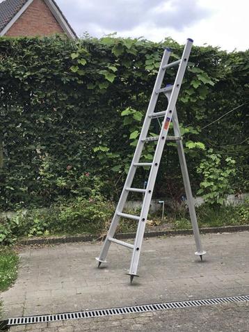 Driepuntsladder beschikbaar voor biedingen
