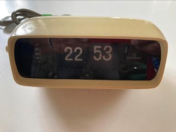 ZELDZAME FUNCTIONELE VINTAGE GARANT WEKKER MET FLIPFLAP beschikbaar voor biedingen