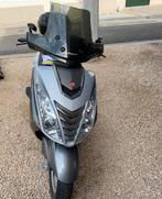 Scooter Magaluti 125cc, Fietsen en Brommers, Scooters | Kymco, Ophalen, Zo goed als nieuw