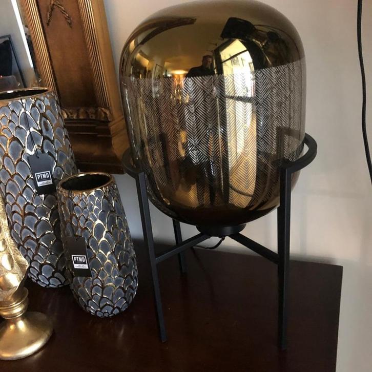 NIEUWE TAFELLAMP GOUD met zwart metalen voet GLAZEN LAMP, Huis en Inrichting, Lampen | Tafellampen, Nieuw, Minder dan 50 cm, Glas