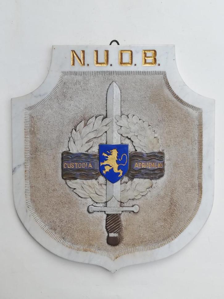 Grote plaque in marmer - N.U.O.B - Rijnbezetting - 1950, Verzamelen, Militaria | Algemeen, Landmacht, Kunstobject, Ophalen