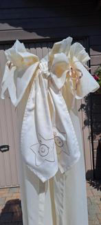 Twee verschillende hemels, plaatsen achter wiegje, bedje, Ophalen