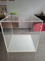 Plexiglas bak met deksel, Ophalen, Zo goed als nieuw