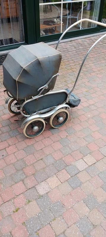 Oud kinderwagen jaren 40/50