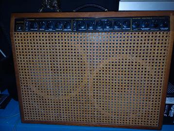 Kustom studio 4v beschikbaar voor biedingen