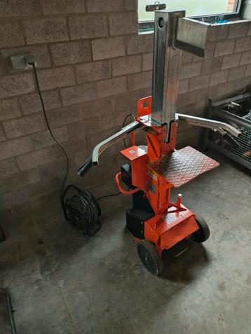 Houtsplijtmachine 54 cm 230 V te huur  beschikbaar voor biedingen
