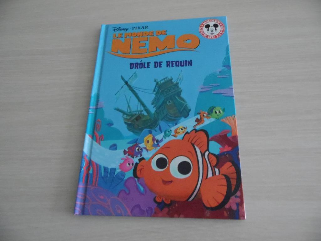 LE MONDE DE NEMO  DRÔLE DE REQUIN    MICKEY CLUB DU LIVRE, 5 of 6 jaar, Jongen of Meisje, Ophalen of Verzenden, Zo goed als nieuw