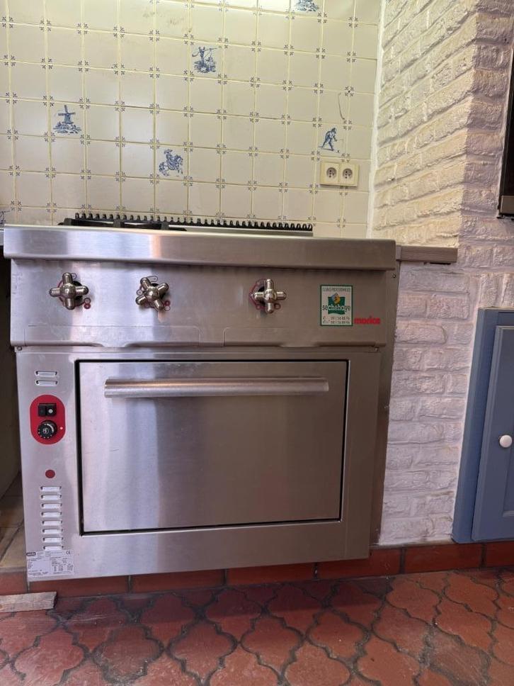 Cuisinière professionnelle Morice + hotte, Elektronische apparatuur, Fornuizen, Gebruikt, Vrijstaand, Gas, 3 kookzones of minder