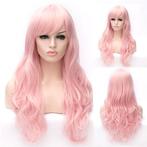 Luxe carnaval pruik lang haar met krullen pastel roze, Verzenden, Nieuw