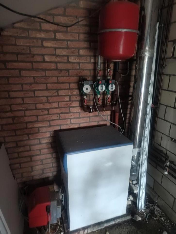 Mazout brander compleet, Doe-het-zelf en Bouw, Verwarming en Radiatoren, Zo goed als nieuw, Ophalen