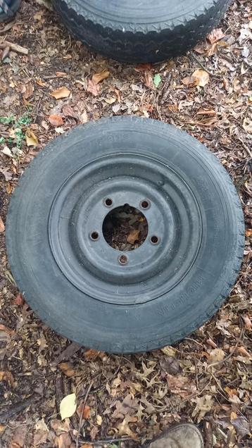 5 Banden en velgen Peugeot j7/9 19r400  beschikbaar voor biedingen