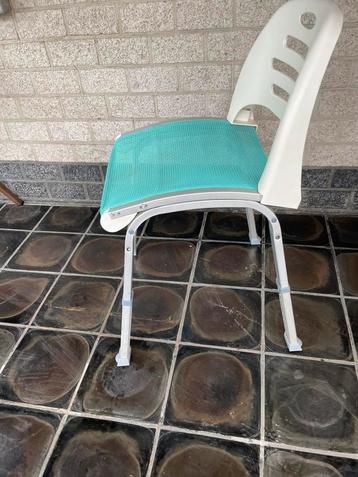 Douche stoel in hoogte verstelbaar beschikbaar voor biedingen