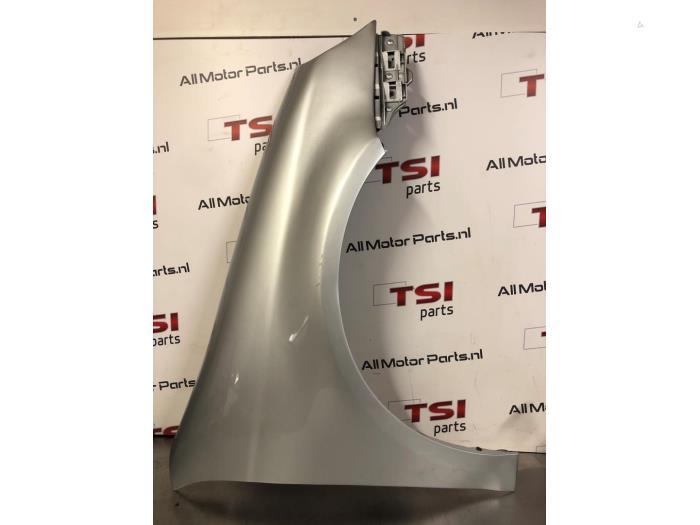 Scherm rechts-voor van een Volkswagen Golf (LA7W), Auto-onderdelen, Carrosserie, Volkswagen, Gebruikt, 3 maanden garantie, Ophalen of Verzenden