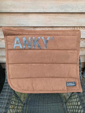 Tapis de selle Anky disponible aux enchères