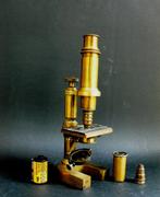 Microscope ancien en laiton, France, vers 1890, Envoi