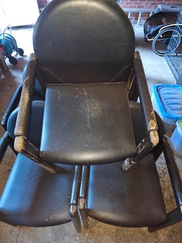 Stoelen gratis  beschikbaar voor biedingen