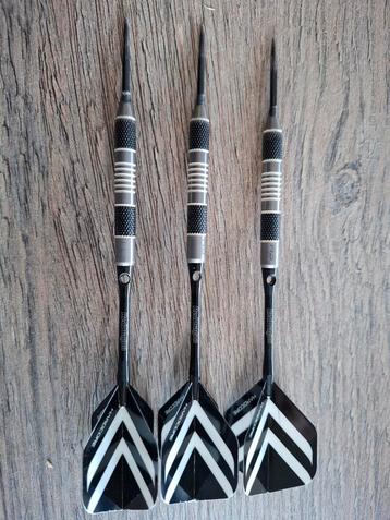 Darts setje Red Dragon 24 gram, Sport en Fitness, Darts, Ophalen of Verzenden