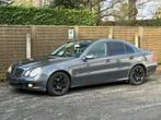 MERCEDES E200 FACELIFT 11/2006, Autos, Mercedes-Benz, Cuir, Argent ou Gris, Achat, Boîte manuelle