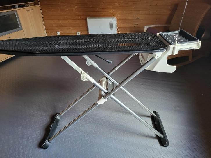 Strijkplank LAURASTAR, Elektronische apparatuur, Strijkijzers en Strijkplanken, Zo goed als nieuw, Ophalen
