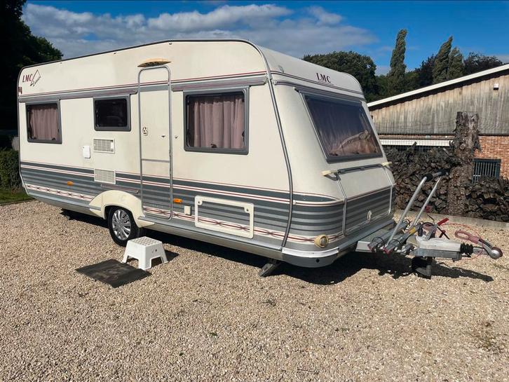 6 persoons caravan Lmc met stapelbed, voortent, fietsenrek, Caravans en Kamperen, Caravans, Bedrijf, Rondzit, Caravelair, Stapelbed