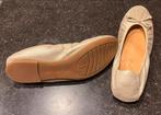 Gouden ballerina merk Unisa, maat 39, Kleding | Dames, Overige kleuren, Nieuw, Ballerina's, Ophalen