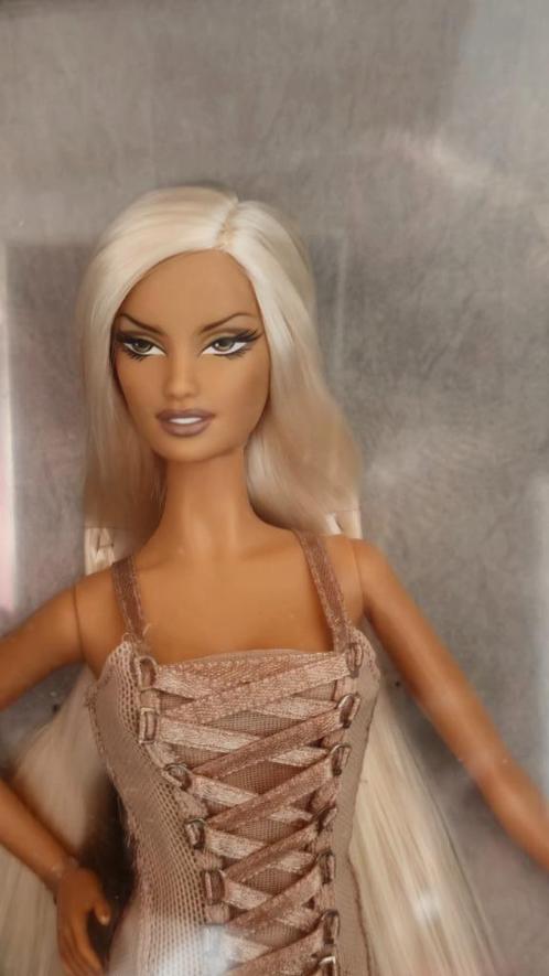 Barbie Versace NRFB 4.00 USD, Verzamelen, Poppen, Zo goed als nieuw, Pop, Ophalen of Verzenden