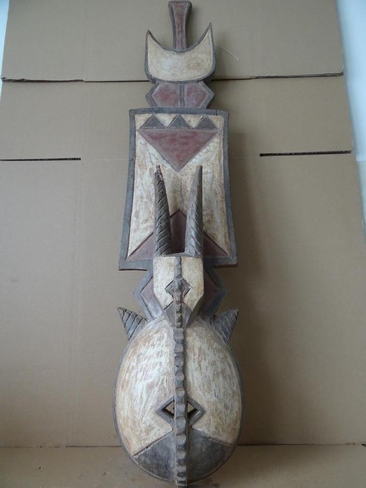 Masque africain Ibo Igbo Nigeria tête d'antilope 102cm 1970, Antiquités & Art, Art | Art non-occidental, Enlèvement ou Envoi