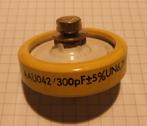 LCC AAU042 HSP Condensator 300pF  -  6,7 kV, Hobby en Vrije tijd, Elektronica-componenten, Ophalen of Verzenden, Gebruikt